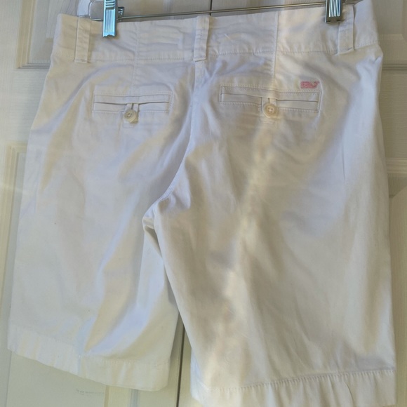Vineyard Vines ladies shorts 🩳 - Picture 2 of 5